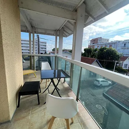 La Croisette - T2 Lumineux Avec Terrasse - D'eyrac Mae-9434 Apartment *